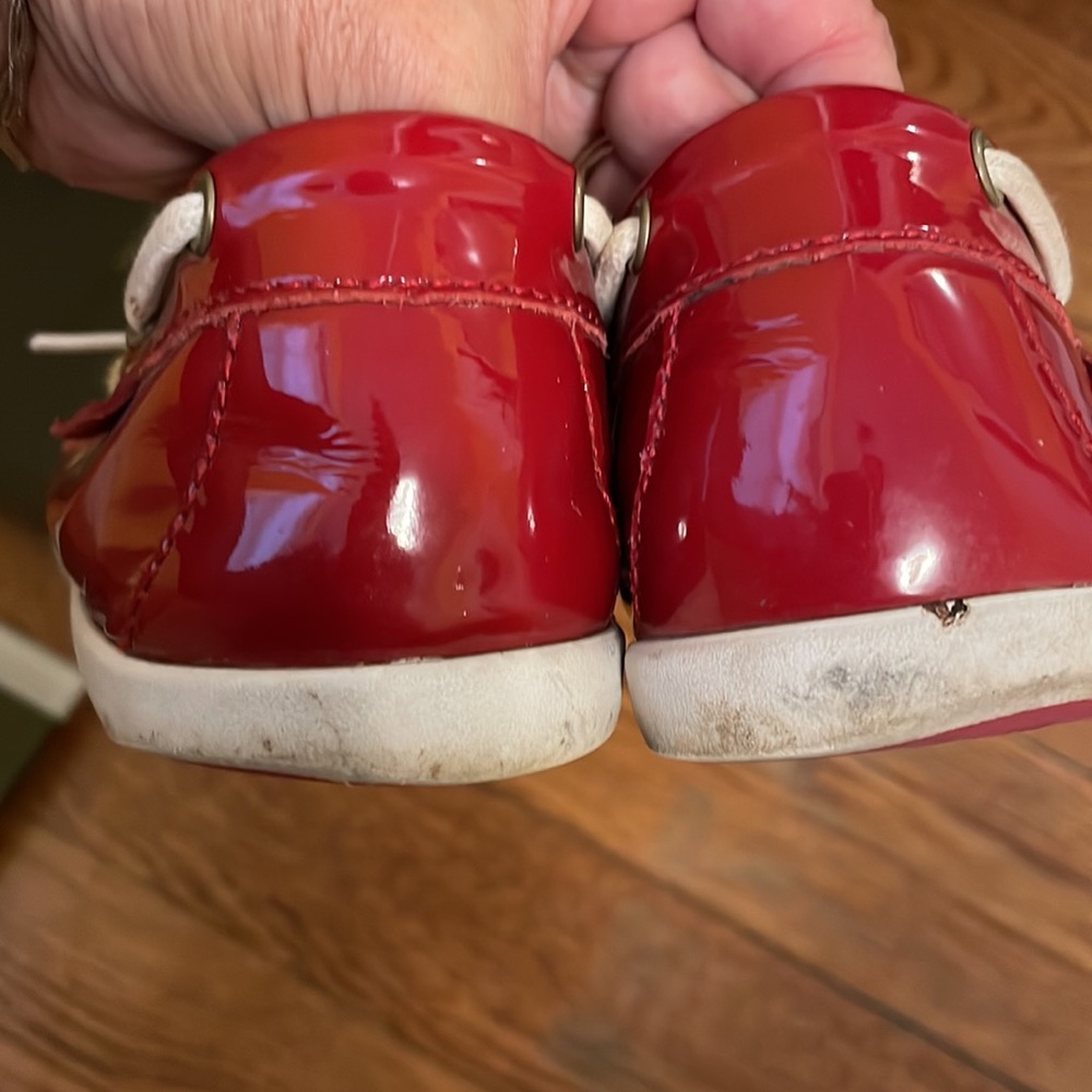 Cole Haan Women’s Boat Shoes in red patent leather Size 7.5 M with original box - Picture 3 of 6